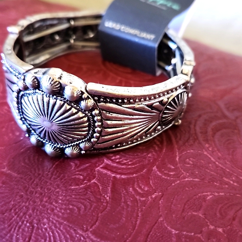 Western Bracelet NWT - Picture 2 of 5